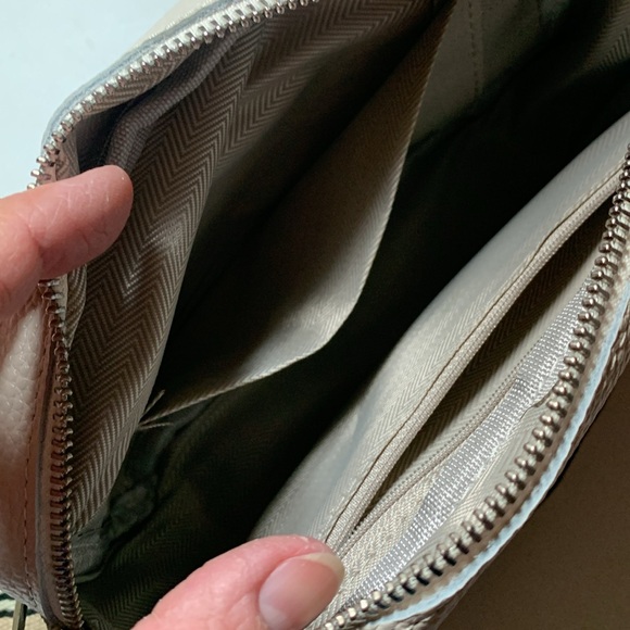 NWOT STLY & LEATHER Fashion Cream colored, guitar strap Crossbody bag - Picture 8 of 15